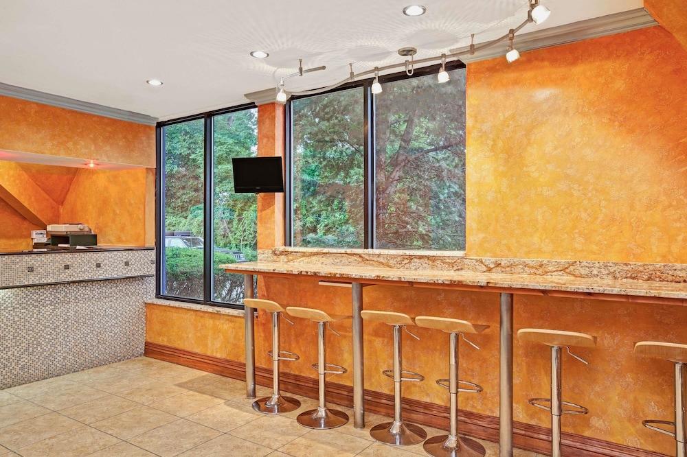 Days Inn By Wyndham Nanuet / Spring Valley Екстер'єр фото