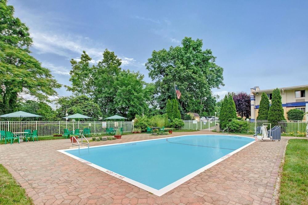 Days Inn By Wyndham Nanuet / Spring Valley Екстер'єр фото