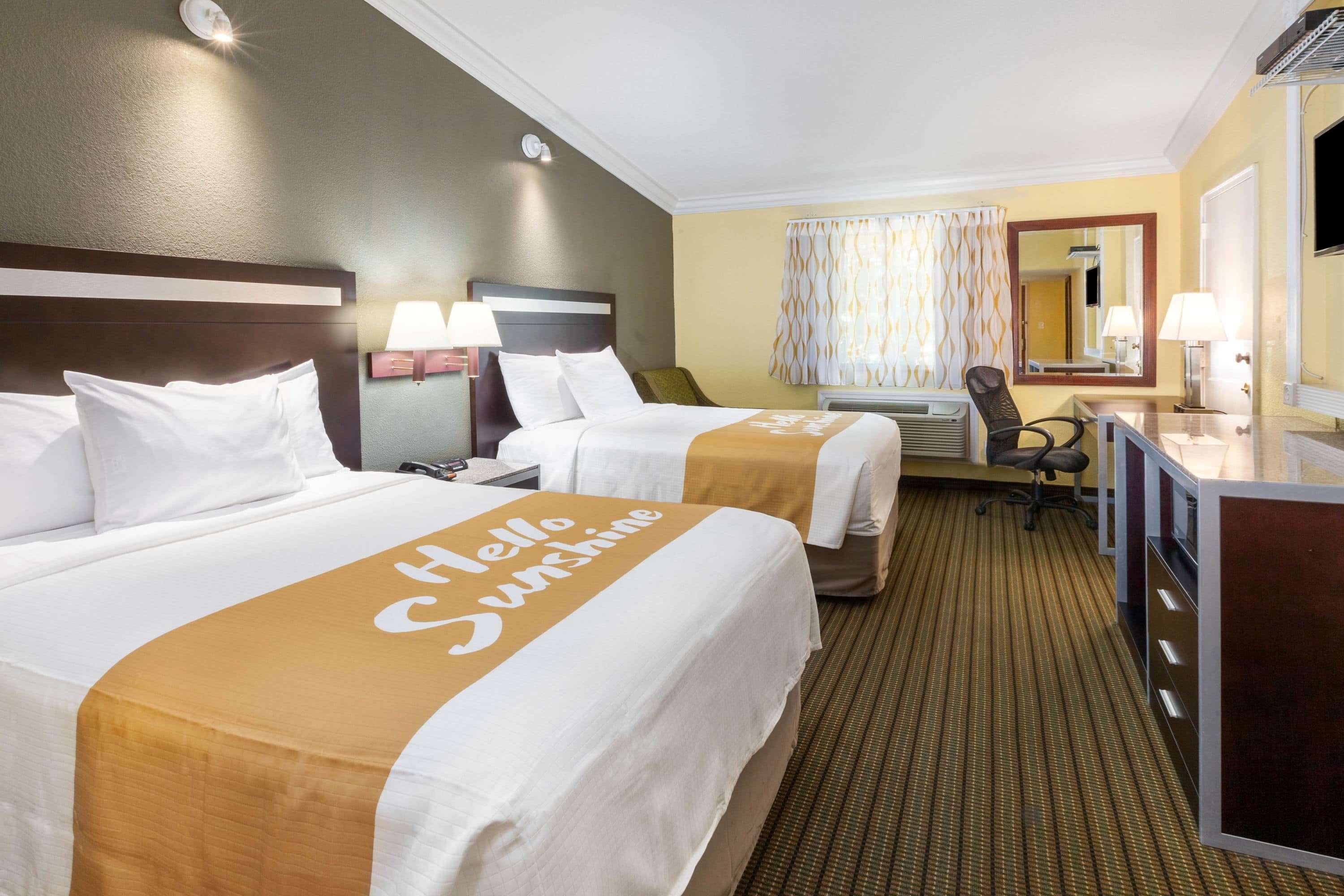 Days Inn By Wyndham Nanuet / Spring Valley Екстер'єр фото