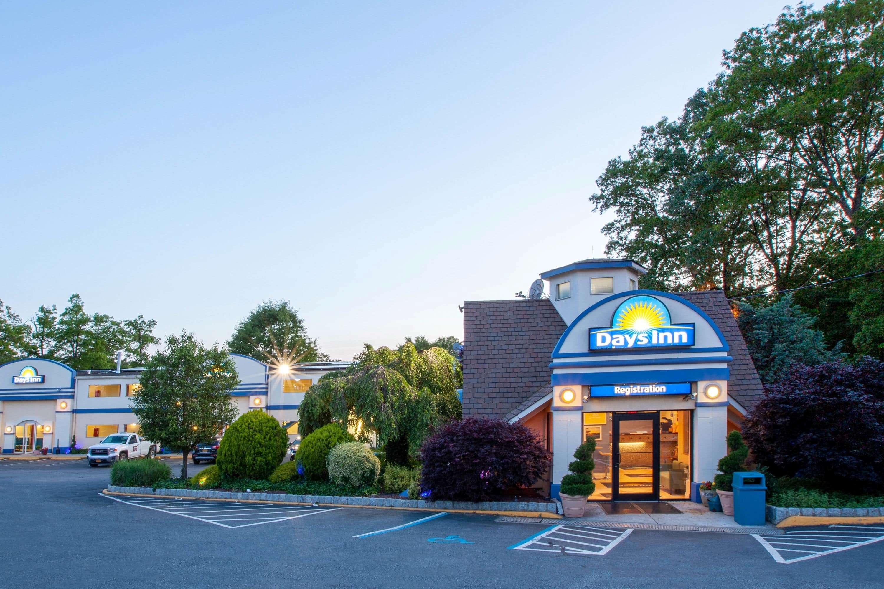 Days Inn By Wyndham Nanuet / Spring Valley Екстер'єр фото